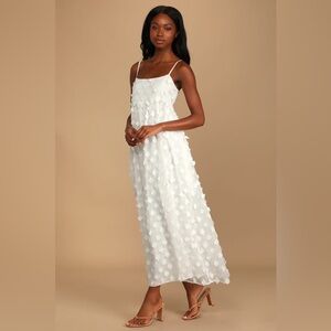 NWT Lulus Feel the Flower Power White 3D Floral Sleeveless Maxi Dress Medium